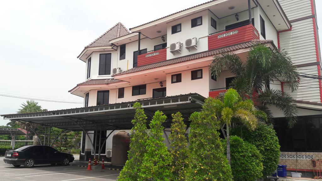 Tokyo Country Inn Nakhonratchasima Exterior foto